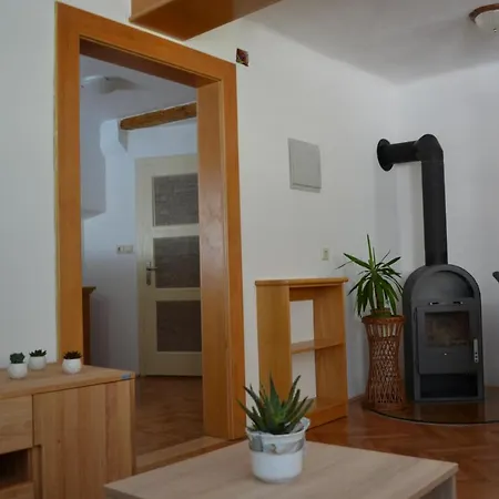 Apartment Haus Lagma *